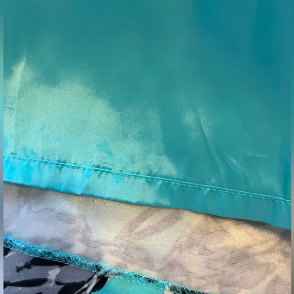 TAYLOR FLORAL DRESS Size 6 - Picture 4 of 9